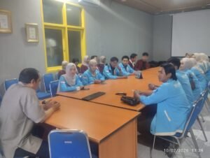 BEM FMIPA–Farmasi UTB Belajar Jurnalistik dan Newsroom Tour di Lampung Post