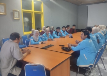 BEM FMIPA–Farmasi UTB Belajar Jurnalistik dan Newsroom Tour di Lampung Post