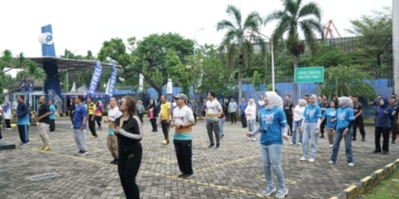 Rangkaian kegiatan peringatan Bulan K3 Nasional di Pelindo Regional 2 Panjang dengan senam bersama.