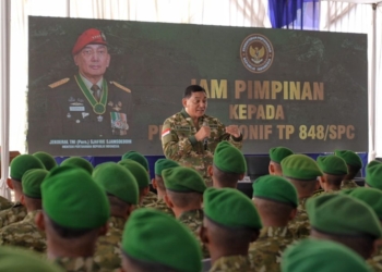 Menteri Pertahanan RI, Sjafrie Sjamsoeddin meninjau langsung kesiapsiagaan prajurit Batalyon Infanteri (Yonif) TP 848/Satya Pandya Cakti (SPC) yang merupakan bagian dari Brigif TP 88/KBK Kodam II/Sriwijaya di Anak Tuha, Lampung Tengah, pada Kamis (26/2/2026). Foto: Biro Humas dan Infohan Setjen Kemhan