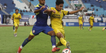 arema fc vs semen padang