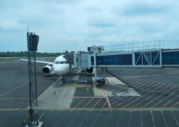 Pesawat TransNusa lakukan penerbangan Lampung - Kuala Lumpur. // Atika