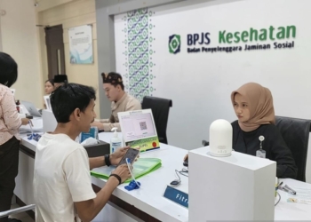 Pelayanan kepada masyarakat di Kantor BPJS Kesehatan Jambi, Senin (20/1/2025). ANTARA/Tuyani.