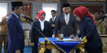 Wabup Lampura, Romli melantik sekda yang baru. Doc. Dinas Kominfo Lampura.