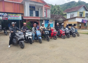 KOSMIK Lampung menjajal jalur menantang namun tetap santai menuju Tanjakan Sedayu, Kecamatan Semaka, Kabupaten Tanggamus, pada Sabtu, 7 Februari 2026.