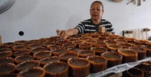 Jelang Imlek 2026, Produksi Kue Keranjang di Bandar Lampung Tembus 2.000 Buah per Hari