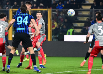 lautaro martinez cetak gol