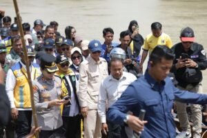 Tinjau Jembatan Way Bungur, Menteri PU Fokus Atasi Luapan Sungai