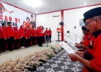 Winarti selaku Ketua DPD PDI Perjuangan Provinsi Lampung berserta jajaran, dalam Musancab VI PDI Perjuangan Lampung Tengah.