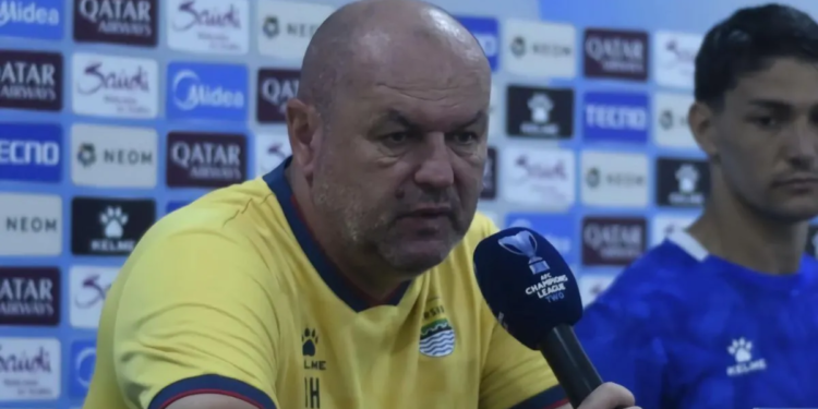 pelatih persib bandung bojan hodak