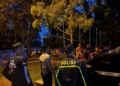 Aparat kepolisian melakukan razia terhadap remaja yang melakukan balap liar dan perang sarung pada malam hari. Dok/Lampost.co