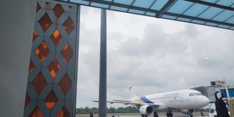 Pesawat TransNusa di Bandara Radin Inten II layani penerbangan Lampung - Kuala Lumpur, Kamis, 12 Februari 2026.