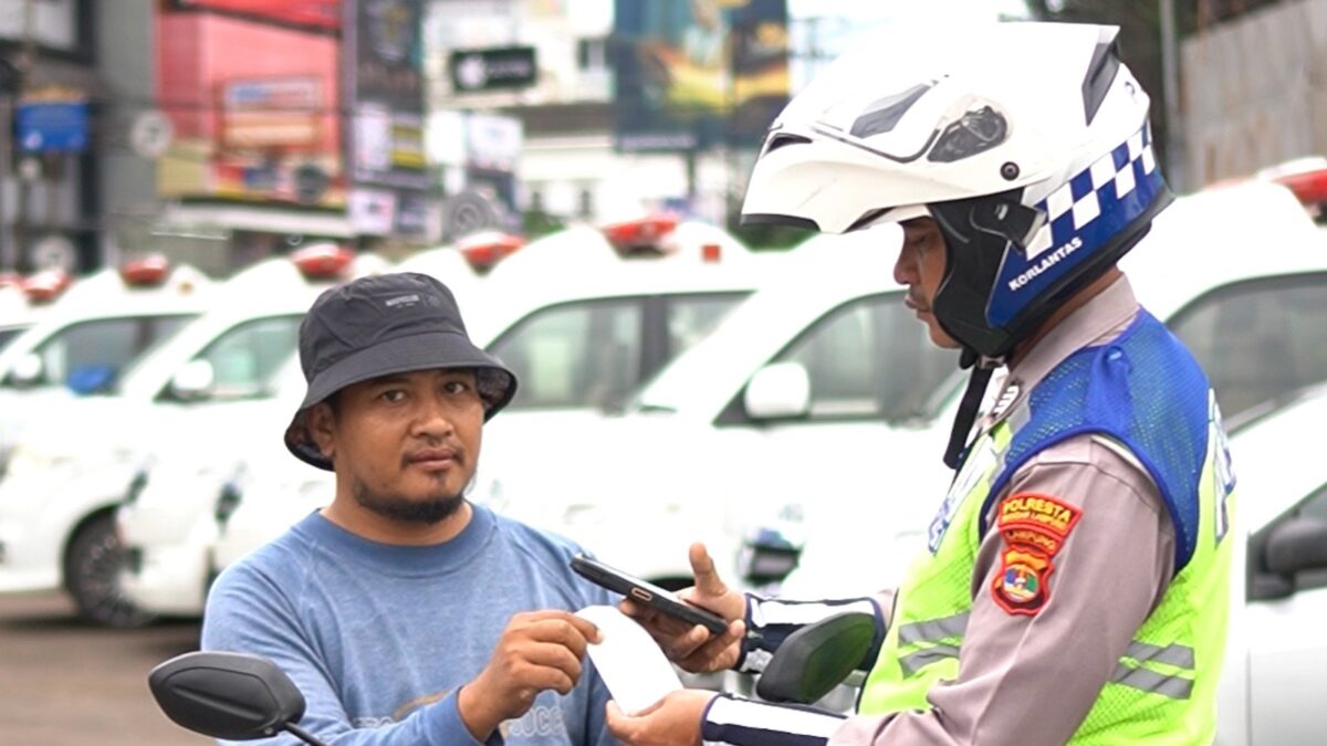 Polresta Bandar Lampung Sasar Pelanggar dengan ETLE Handheld