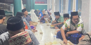 Aroma Masakan Rumah Tercium saat Munggahan di Masjid Al-Ibtida’ul Qorib