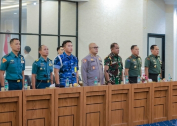 Gubernur Lampung, Rahmat Mirzani Djausal (tengah). // dok adpim