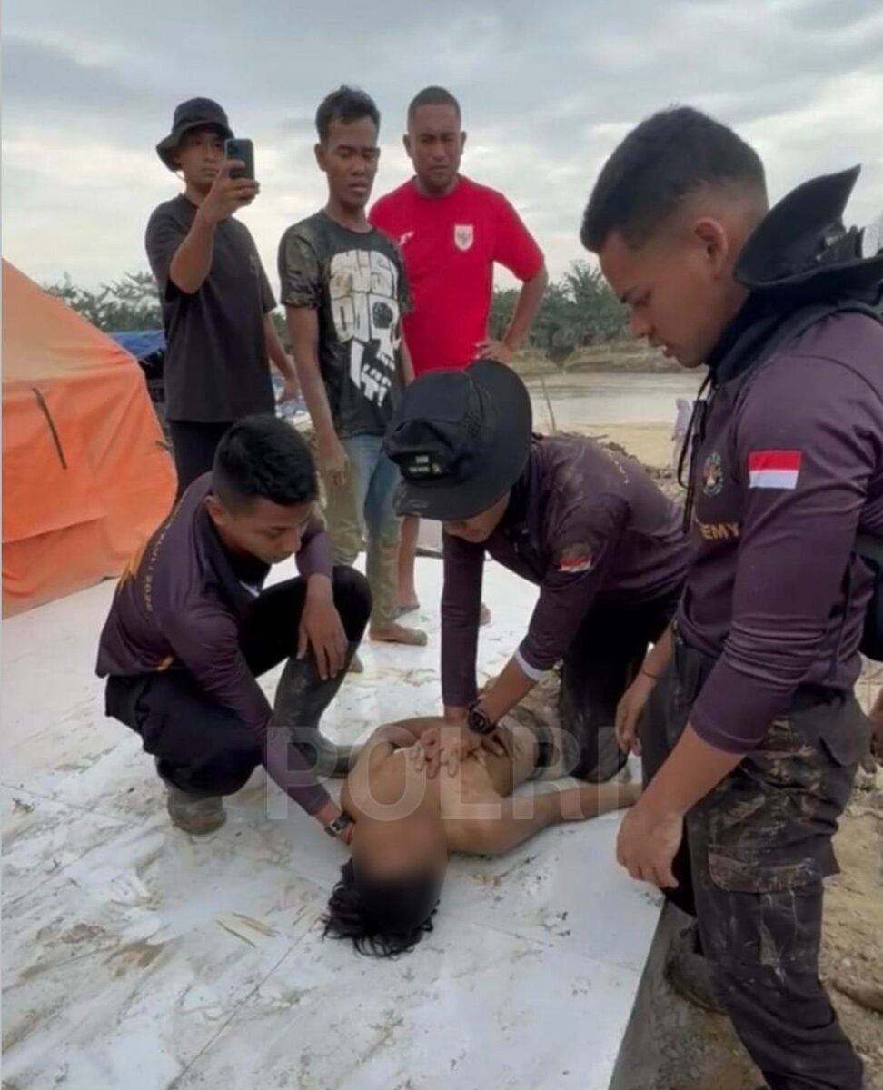 Seorang remaja bernama Dio Haikal Prayuda (15) berhasil diselamatkan setelah hanyut di Sungai Tamiang, Kota Lintang, Kecamatan Kuala Simpang, Kabupaten Aceh Tamiang, Jumat (30/1/2026) sore.