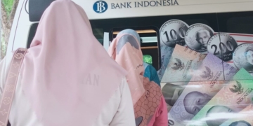 Warga Lampung Ramai Tukar Uang Pecahan Baru di Sejumlah Bank