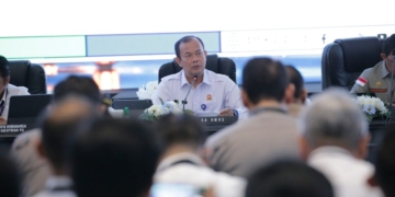 Kepala BMKG, Teuku Faisal Fathani memaparkan proyeksi kondisi cuaca serta langkah mitigasi bencana menjelang Hari Raya Idul Fitri 1447 H/2026 M dalam Rapat Koordinasi Persiapan Idul Fitri di Auditorium Mutiara, Sekolah Tinggi Ilmu Kepolisian, Jakarta Selatan, Senin (2/3/2026). Dok BMKG