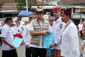 Bupati Egi Ingatkan Pejabat soal Realitas Pengabdian saat Pelantikan di Terminal Pasar Inpres