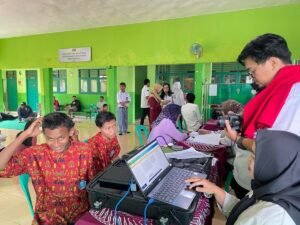 Disdukcapil Pringsewu Jemput Bola Layanan Adminduk di SLB Negeri Pringsewu