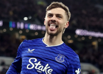 Gelandang Everton, Kiernan Dewsbury-Hall