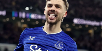 Gelandang Everton, Kiernan Dewsbury-Hall