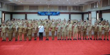 Gubernur Lampung Rahmat Mirzani Djausal, memimpin Rapat Koordinasi Forum Kepala Daerah, yang berlangsung di Gedung Pusiban, Kompleks Kantor Gubernur Lampung, Bandar Lampung, Senin (9/3/2026). Dok ADPIM Lampung