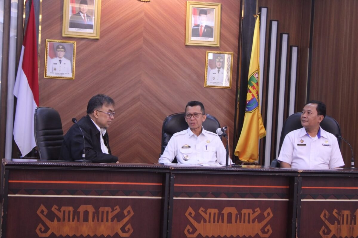 Kepala Balitbangda Provinsi Lampung, Yurnalis saat meluncurkan Klinik Inovasi sebagai ruang kolaborasi, konsultasi, dan inkubasi gagasan. Dok Diskominfotik