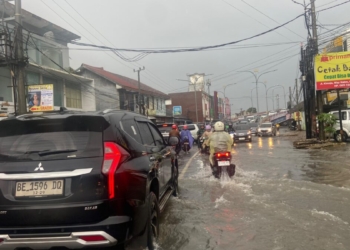 Hujan Deras, Jalan Ki Maja Way Halim Tergenang Banjir