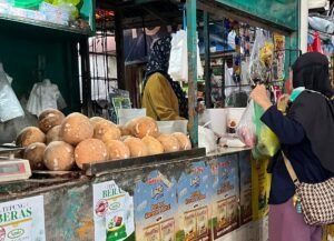 Jelang Lebaran, Permintaan Santan dan Bumbu Siap Pakai Meningkat