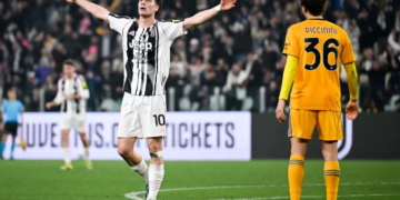 Penyerang Juventus, Kenan Ylidiz (kiri)