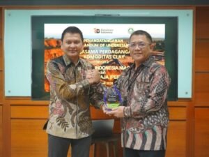 Semen Baturaja dan Pupuk Indonesia Niaga Sepakati Kerja Sama White Clay