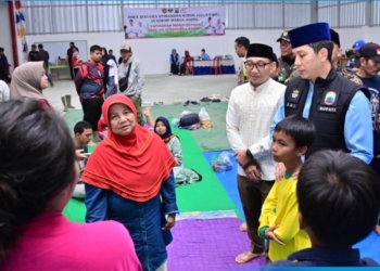 Bupati Lampung Selatan Radityo Egi Pratama tiba meninjau lokasi banjir,