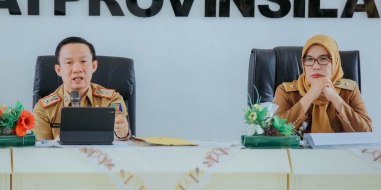 Sekretaris Daerah Provinsi Lampung Marindo Kurniawan dan Inspektur Provinsi Lampung Bayana menggelar rapat persiapan Monitoring, Controlling, Surveillance for Prevention (MCSP) KPK RI Tahun 2026. Kegiatan itu tergelar pada Ruang Rapat Inspektorat Provinsi Lampung, Bandar Lampung, Senin, 2 Februari 2026. Dok ADPIM Lampung
