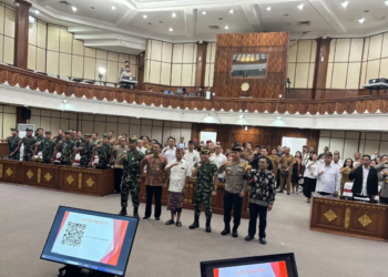 Gubernur Bali Wayan Koster sampaikan keputusan organisasi keagamaan terkait potensi Hari Raya Nyepi bersamaan malam takbiran, Denpasar, Senin 16/3/2026. ANT
