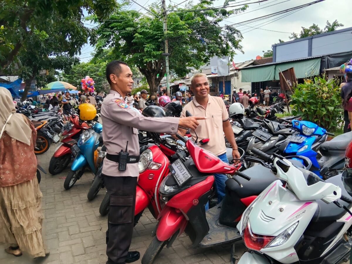 Polsek Teluk Betung Selatan meningkatkan patroli kawasan Pasar Cimeng, Kota Bandar Lampung. Kegiatan ini untuk mengantisipasi potensi gangguan keamanan dan ketertiban masyarakat menjelang Hari Raya Idul Fitri 1447 Hijriah. Dok Polsek
