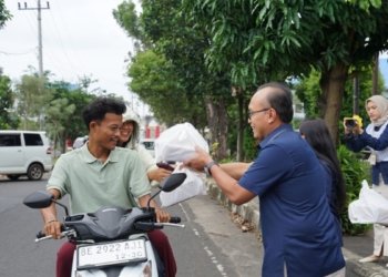 Kantor Wilayah (Kanwil) Direktorat Jenderal Pajak (DJP) Bengkulu dan Lampung melaksanakan kegiatan Tebar Paket Iftar dalam rangka memeriahkan bulan suci Ramadan 1447 Hijriah bertempat di Jalan emir M, Noer, Kota Bandar Lampung (Rabu,11/3).