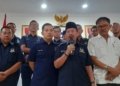 Ketua DPW Partai NasDem Provinsi Lampung, Herman HN bersama jajaran di Kantor DPW Partai NasDem Lampung, Selasa, 14 April 2026. (FOTO: Lampost.co / Triyadi Isworo)