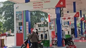 BBM Tak Jadi Naik, Tapi Pembelian Pertalite dan Solar Dibatasi