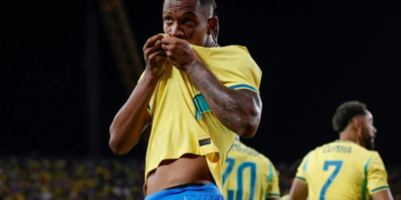 Gelandang Tim Nasional Brasil, Danilo Santos