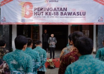Bawaslu Provinsi Lampung melakukan syukuran HUT Bawaslu ke-18 di Kantor Bawaslu Provinsi Lampung, Kamis, 9 April 2026.