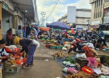 Pasar tradisional di Bandar Lampung tetap bertahan dan masih menjadi pilihan utama masyarakat untuk berbelanja kebutuhan harian. Dok Lampost.co