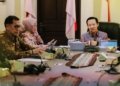 Pemerintah Provinsi (Pemprov) Lampung bersama Komite Olahraga Nasional Indonesia (KONI) Lampung rapat persiapan penyambutan tim verifikasi lapangan KONI Pusat di Ruang Sakai Sambayan, Kantor Gubernur Lampung, Kamis, 9 April 2026. Dok ADPIM Lampung