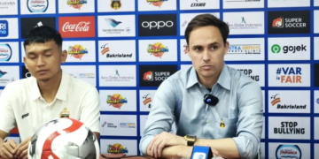 Paul Munster beri keterangan