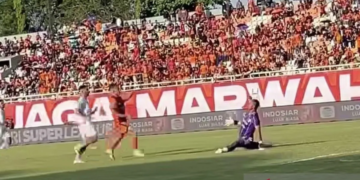 Pemain Borneo FC Mariano Peralta