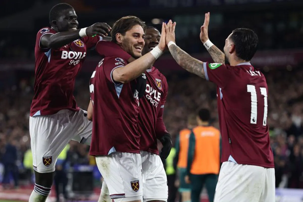 Pesta Gol di London Stadium, West Ham Lumat Wolves 4-0
