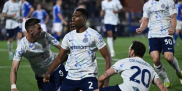 Selebrasi Denzel Dumfries