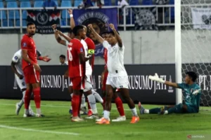 Duel Sengit di Kanjuruhan, Arema FC dan Malut United Imbang 1-1