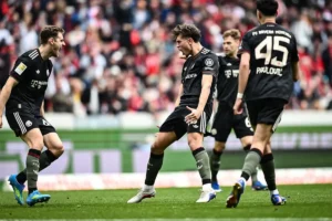 Lewat Drama Sembilan Menit Tambahan, Bayern Comeback di Markas Freiburg