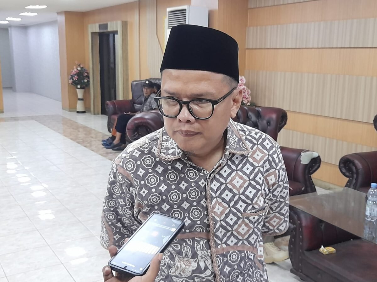 Anggota Komisi II DPRD Provinsi Lampung, Fauzi Heri saat menyampaikan keterangan. (Foto: Lampost.co / Triyadi Isworo)